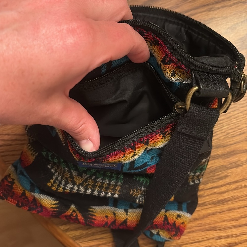Pendleton Crossbody Purse - Picture 5 of 7